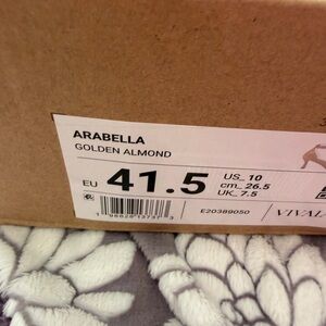 Viviana Arabella Heels in Golden Almond